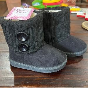 Black sweater knit zip up boots sz 6